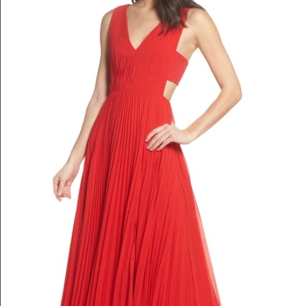 Fame & Partners Red pleated dress